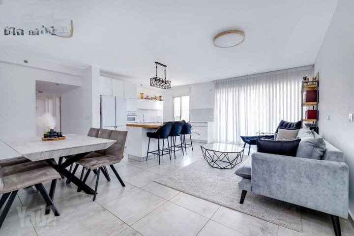 Bright Modern Oasis