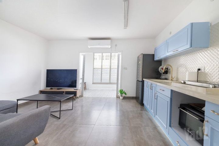 Chic Rehovot Gem