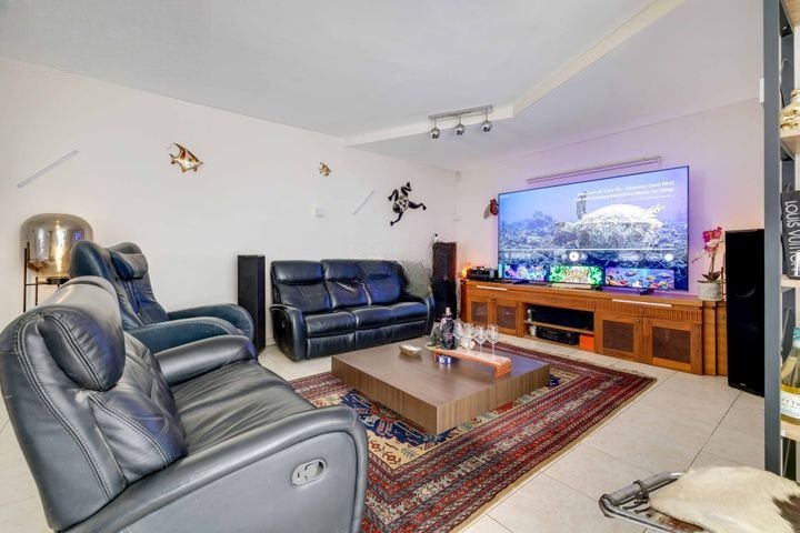 Expansive Panoramic Duplex