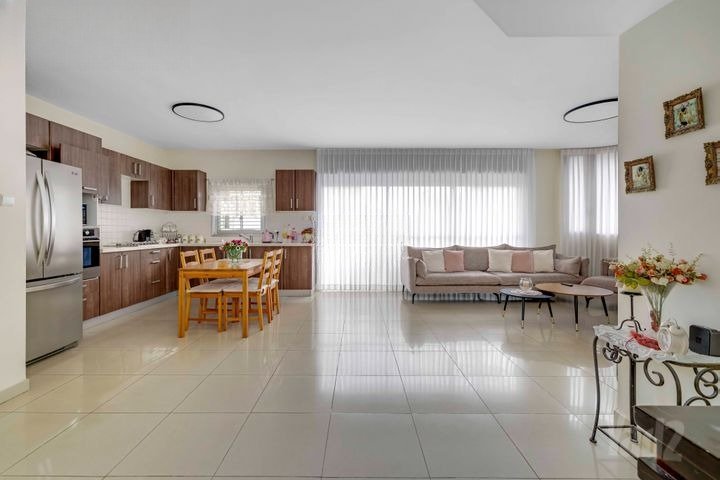Spacious Urban Retreat