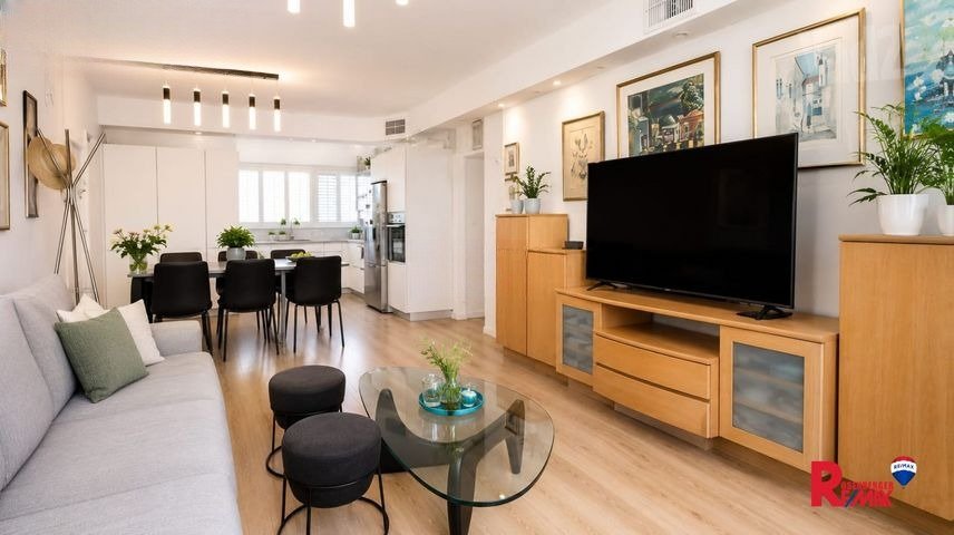 Bright Urban Retreat