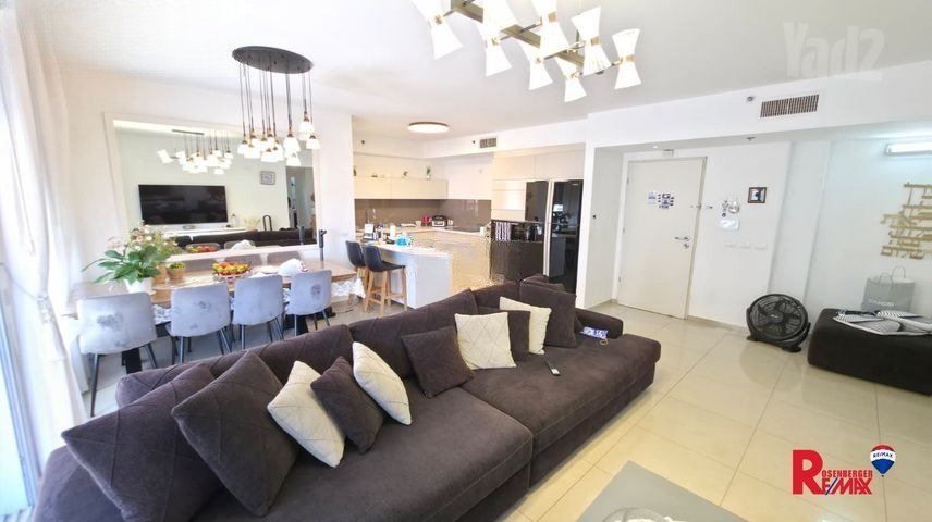Luxury Holon Residence