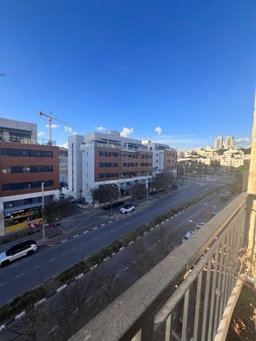 פנינה מוארת במודיעין