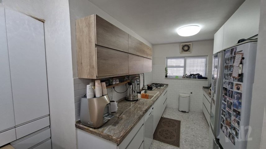 Spacious Garden Estate