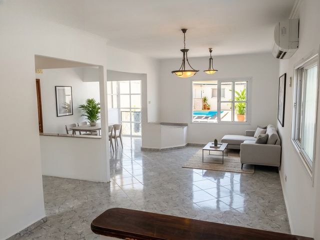 Sunny Coastal Retreat