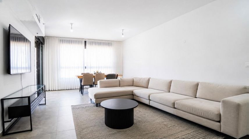 Spacious Parkside Nest