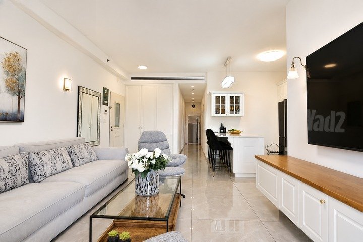 Chic Motzkin Penthouse