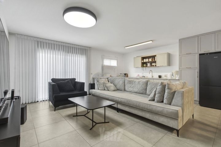 Modern Desert Oasis