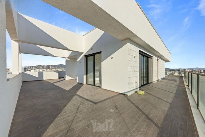 Panoramic Sky Penthouse