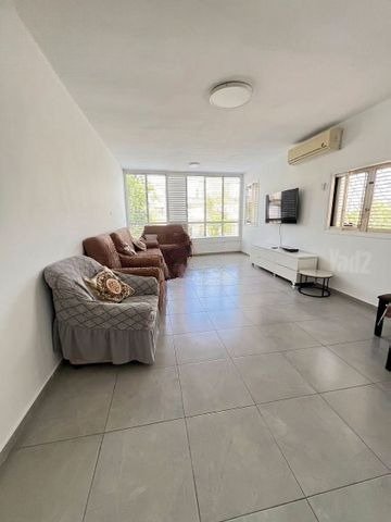 Bright Central Retreat