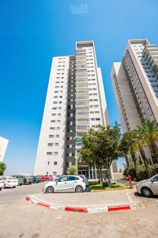 פנינה מודרנית בשחקים