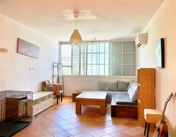 Bright Classic Retreat