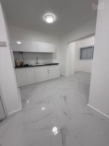 Shiny Modern Nest