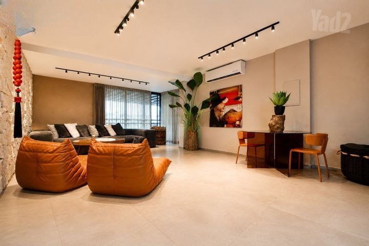 Modern Rooftop Oasis