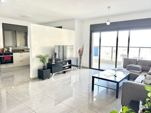 Sunny Afula Gem