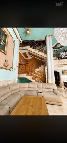 Grand Corner Cottage