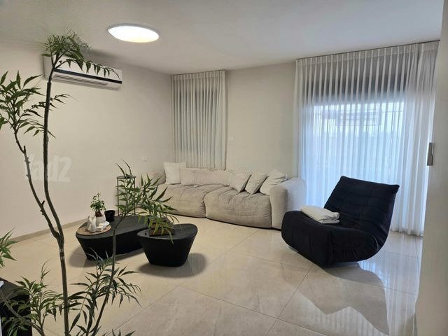 Spacious Modern Haven