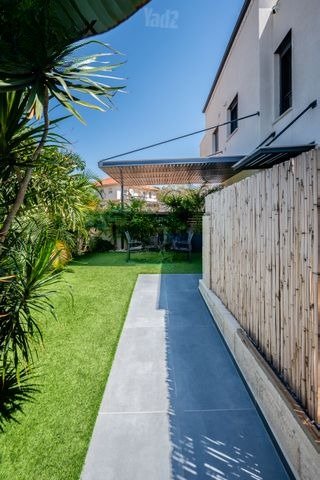 Modern Zikhron Duplex