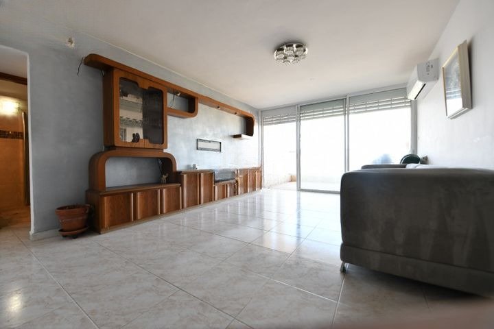 Spacious Holon Retreat