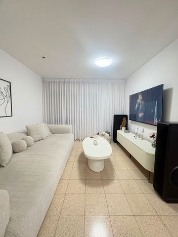 Modern Ramla Retreat