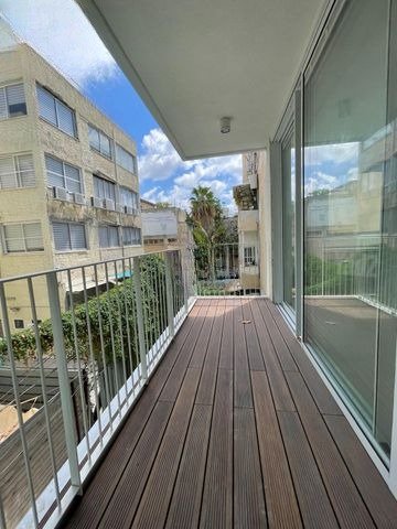 קן פלורנטיני מואר