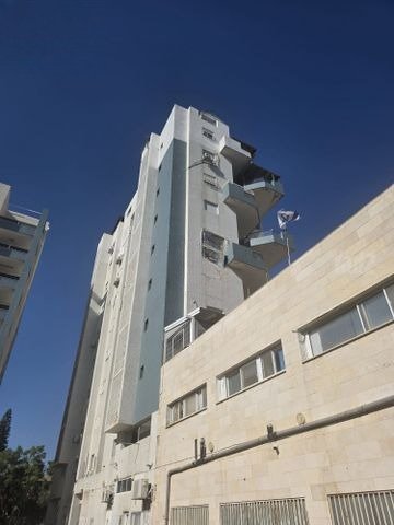 Spacious Central Haven