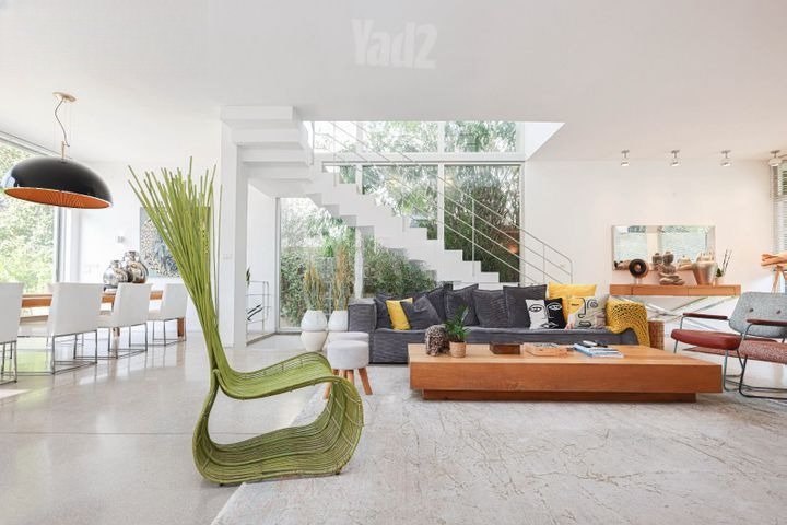 Modern Green Oasis