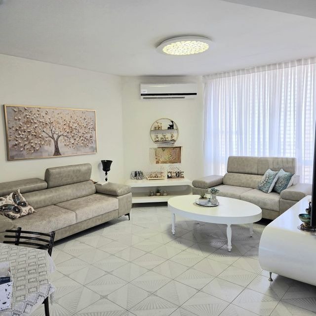 Spacious Rooftop Haven