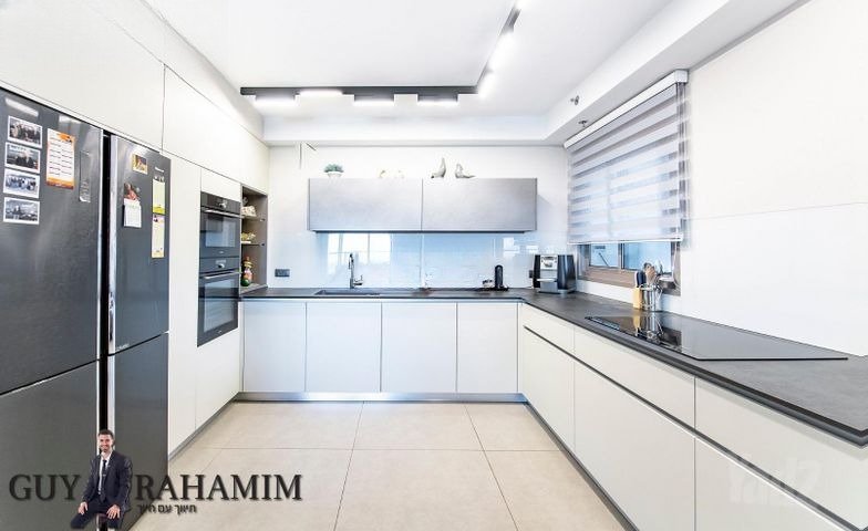 פנינה מודרנית במרכז