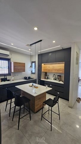 Sunny Renovated Duplex