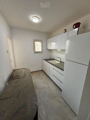 Herzl Top Floor