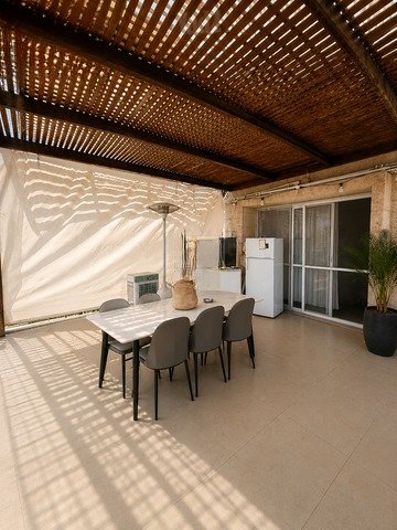 Ma'of Garden Home
