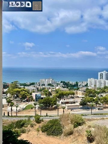נוף לים בשונית