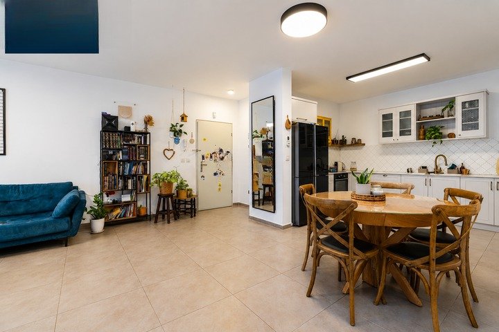 Upgraded Maof Apartment