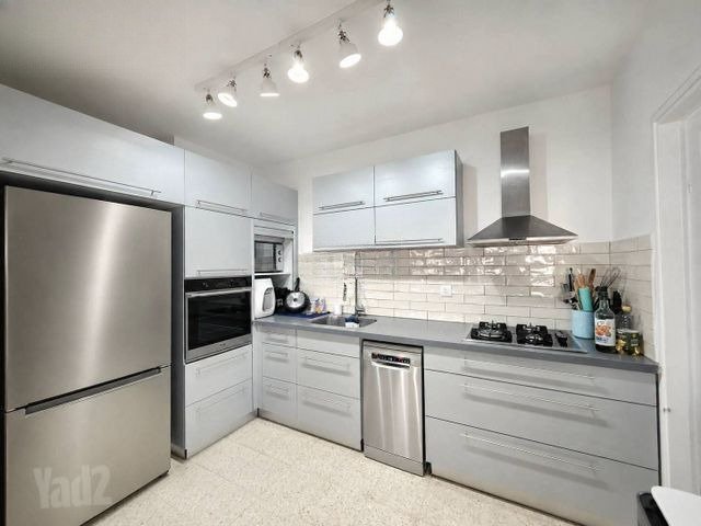 Renovated Hadera Apartment
