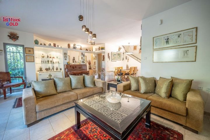 Yehuda Street Cottage