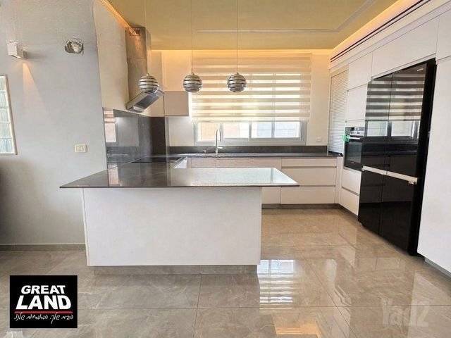 Neve Gan Penthouse