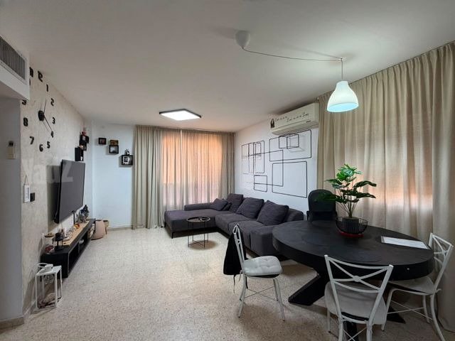 Spacious Shachamon Three