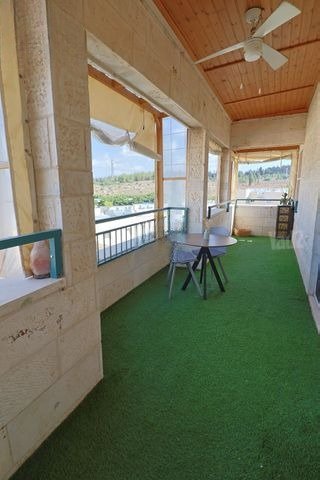 דירת מרפסת בכרמים
