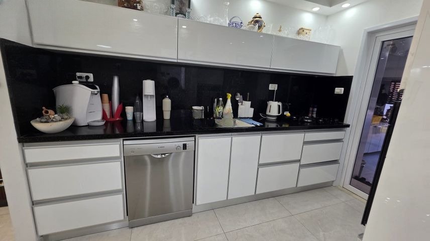 Renovated Dolchin Home