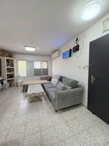 Spacious Dimona Apartment