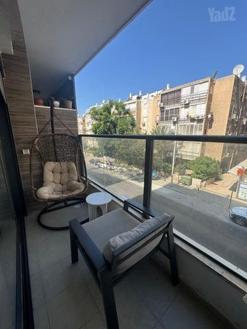 HaNevi'im Balcony Apartment