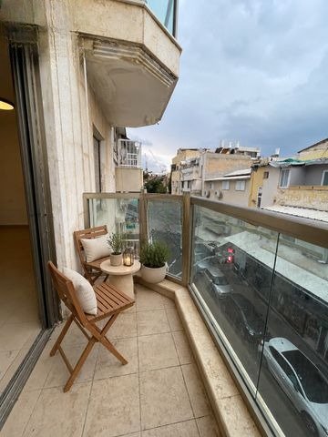 שלושה חדרים בפלורנטין