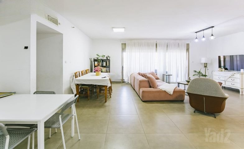 Ben Gurion Balcony