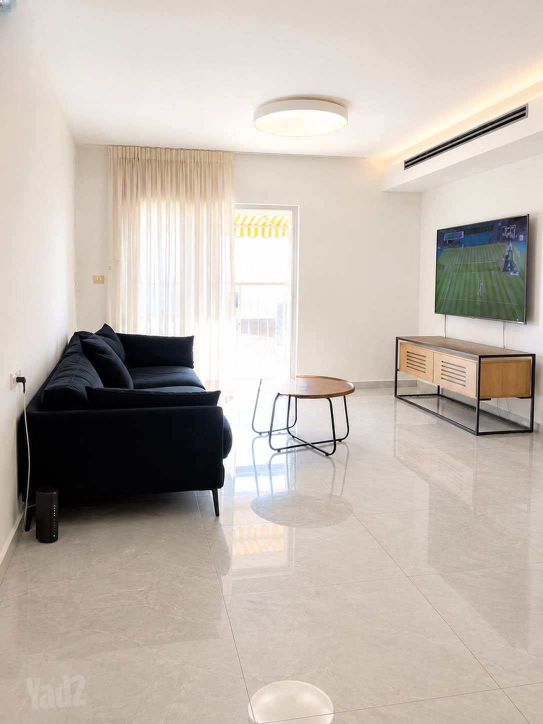 Modern Bar Nisan