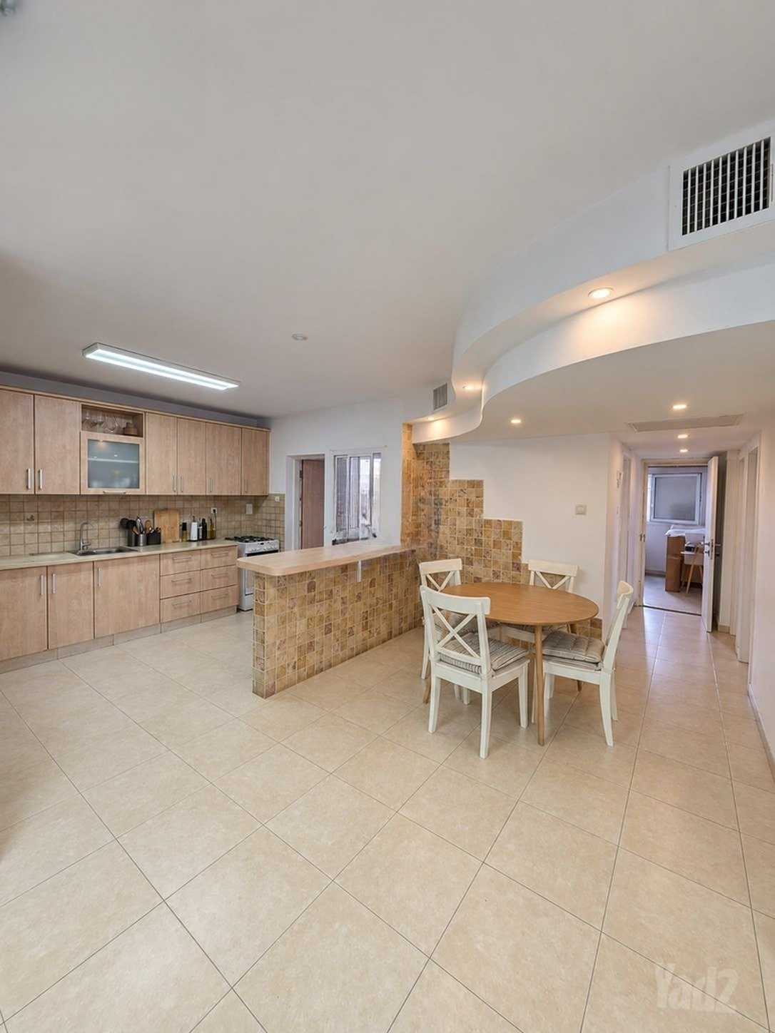 Spacious HaAyalon Apartment