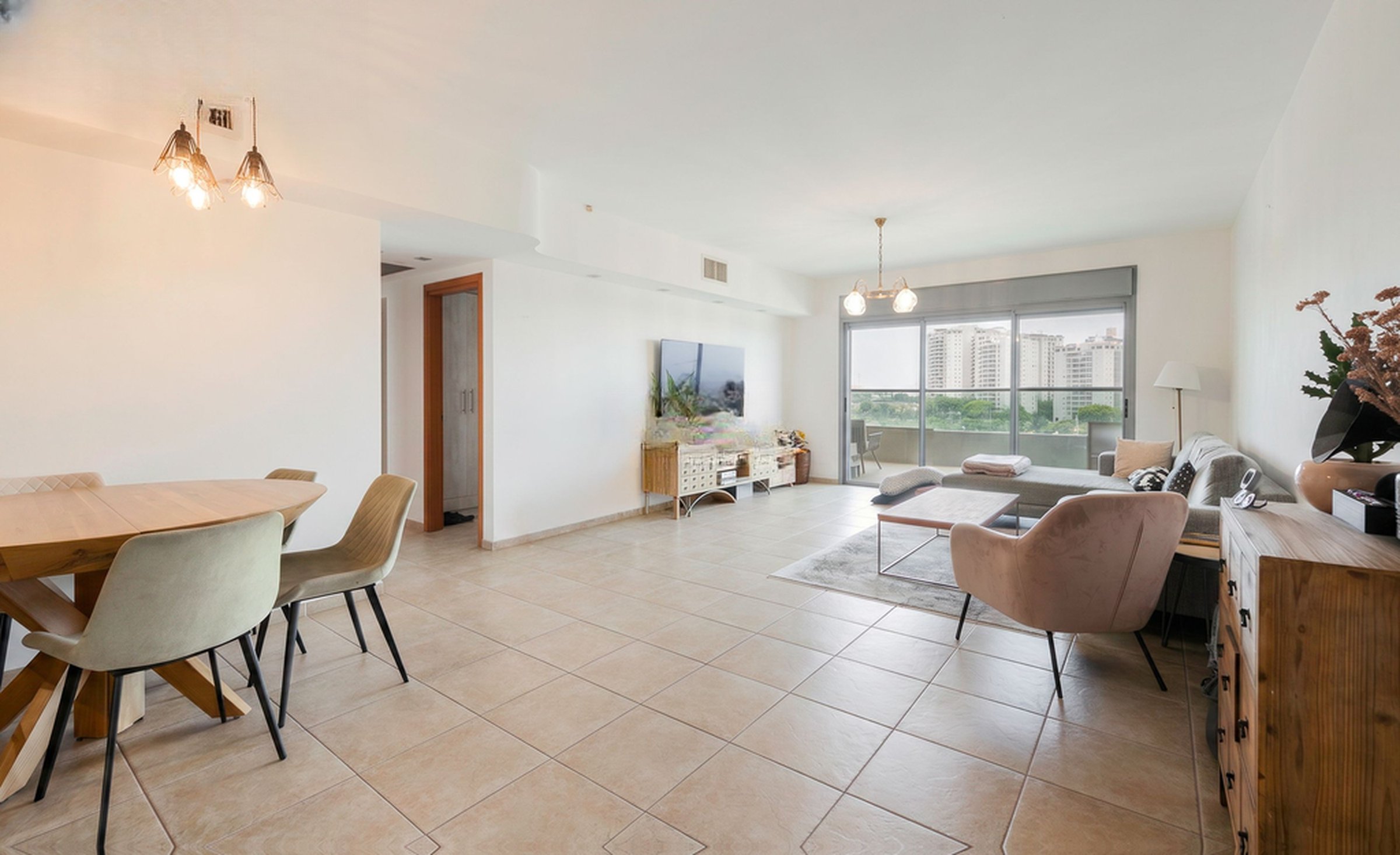 Bright Magdiel Apartment