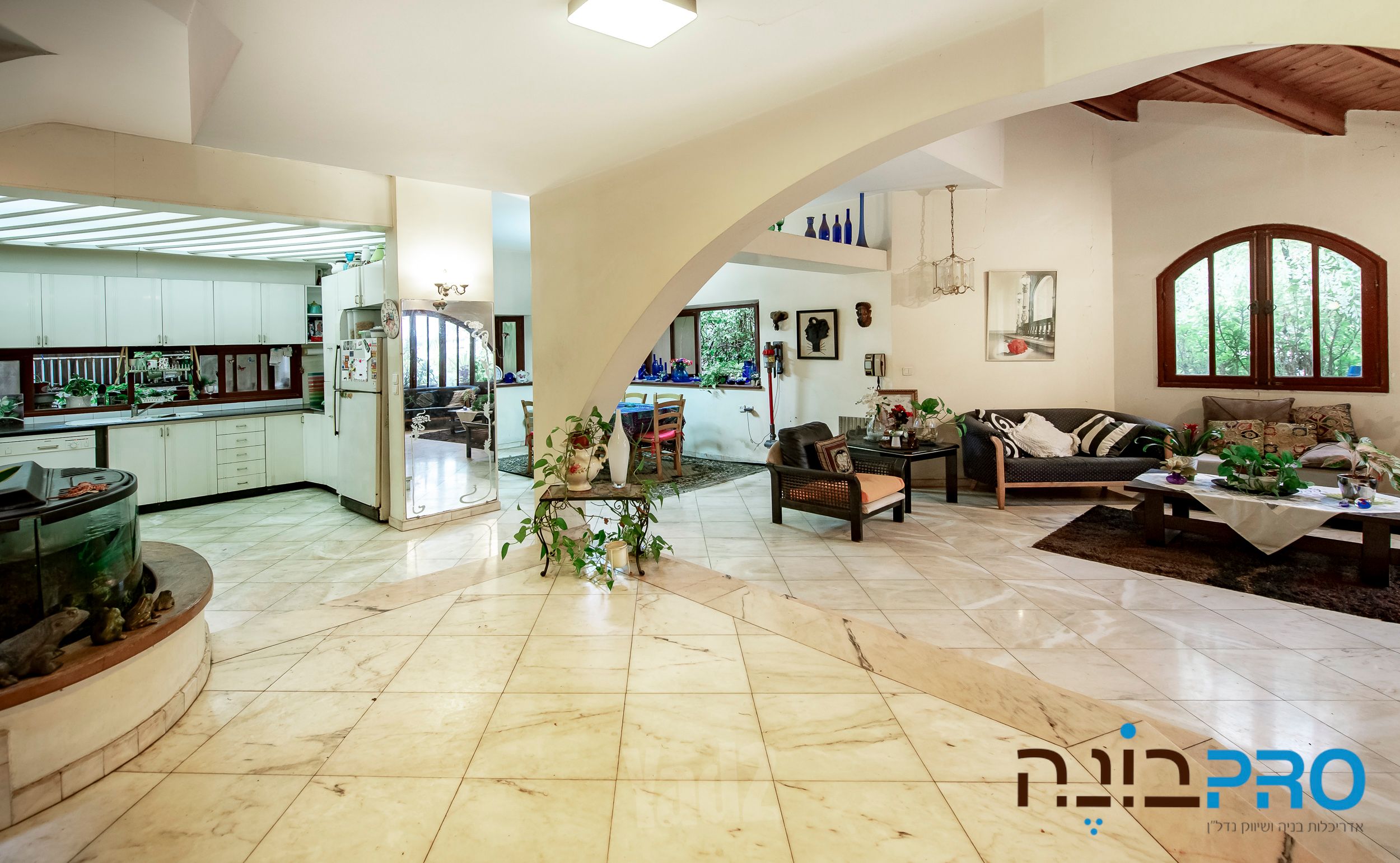 קוטג' ענק ברמז