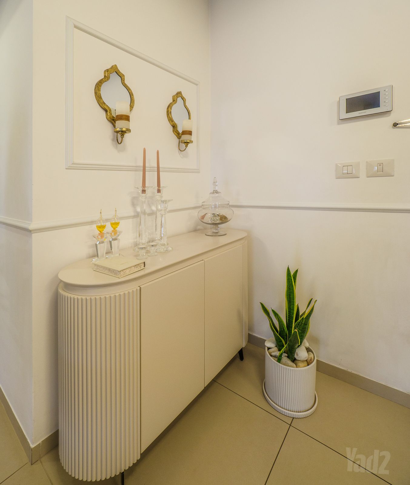 Modern Pinsker Apartment