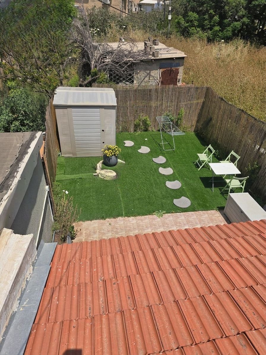 Tsahal Garden Apartment